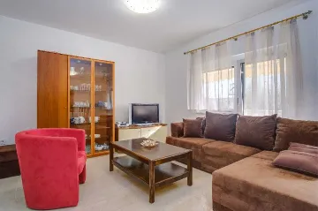 3-Bedroom Apartment for 6 Guests in Mali Lošinj