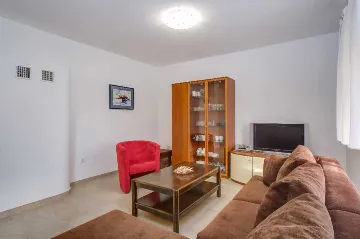 3-Bedroom Apartment for 6 Guests in Mali Lošinj