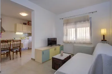 Mali Lošinj 1-Bedroom Apartment for 3 with Parking