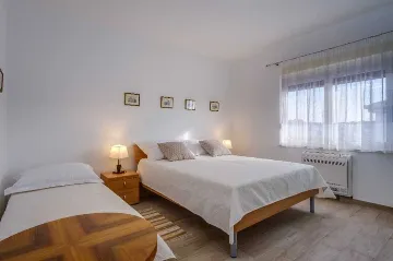 Mali Lošinj 1-Bedroom Apartment for 3 with Parking