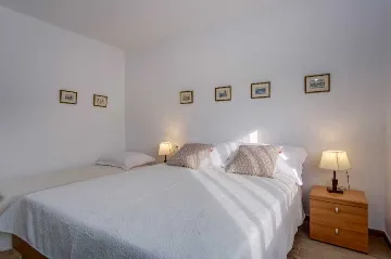 Mali Lošinj 1-Bedroom Apartment for 3 with Parking