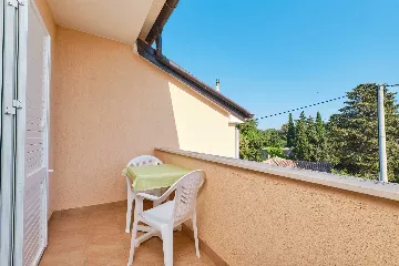 Nerezine 2-Bedroom Apartment for 5 Guests