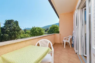 Nerezine 2-Bedroom Apartment for 5 Guests