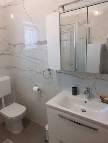 Nerezine 2-Bedroom Apartment for 5 Guests