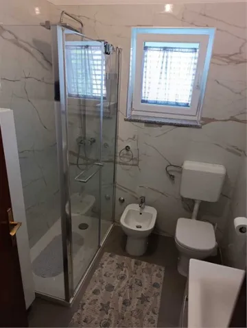 Nerezine 2-Bedroom Apartment for 5 Guests