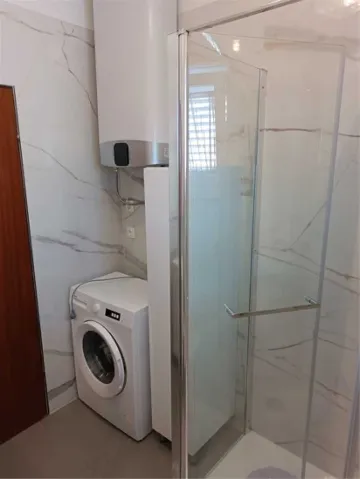 Nerezine 2-Bedroom Apartment for 5 Guests