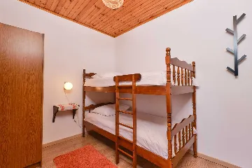 Nerezine 2-Bedroom Apartment for 4 Guests