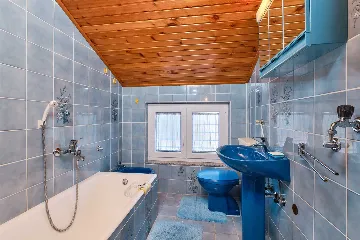 Nerezine 2-Bedroom Apartment for 4 Guests