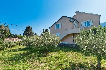 Nerezine 2-Bedroom Apartment for 4 Guests