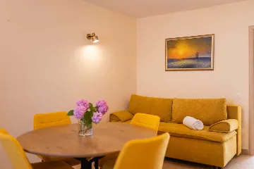 Air-Conditioned Apartment in Mali Lošinj (2–3)