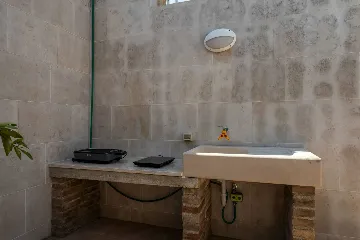 Air-Conditioned Apartment in Mali Lošinj (2–3)