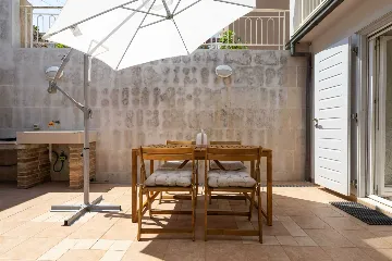 Air-Conditioned Apartment in Mali Lošinj (2–3)