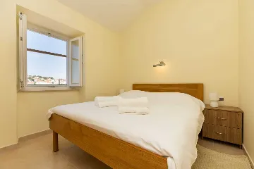 One-Bedroom Apartment in Mali Lošinj for Up to 3