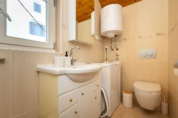 One-Bedroom Apartment in Mali Lošinj for Up to 3