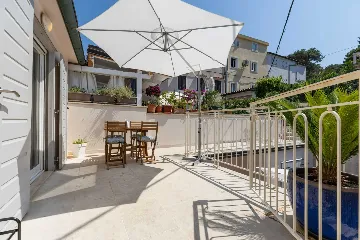 One-Bedroom Apartment in Mali Lošinj for Up to 3