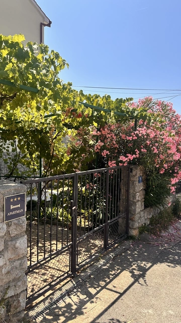 Cozy 1-Bedroom Apartment in Mali Lošinj