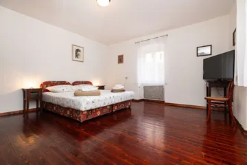 Veli Lošinj Guest House with 3 Bedrooms for 8