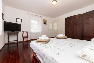 Veli Lošinj Guest House with 3 Bedrooms for 8