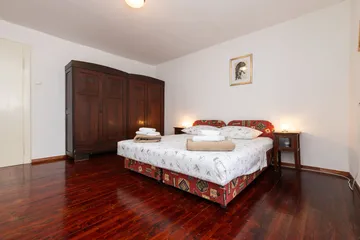 Veli Lošinj Guest House with 3 Bedrooms for 8