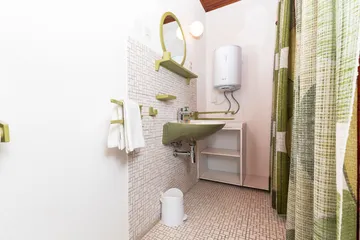 Veli Lošinj Guest House with 3 Bedrooms for 8