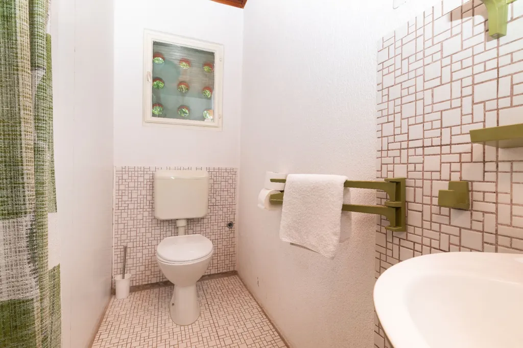 Veli Lošinj Guest House with 3 Bedrooms for 8