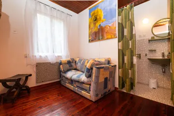 Veli Lošinj Guest House with 3 Bedrooms for 8