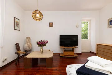 Veli Lošinj Guest House with 3 Bedrooms for 8