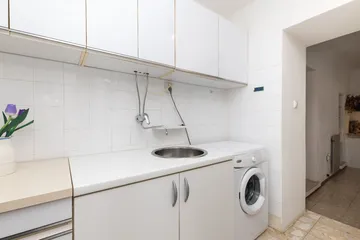 Veli Lošinj Guest House with 3 Bedrooms for 8