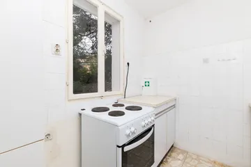 Veli Lošinj Guest House with 3 Bedrooms for 8