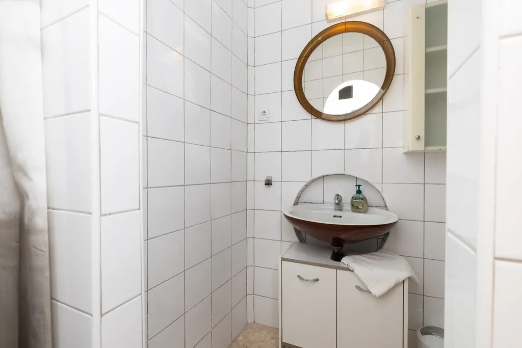 Veli Lošinj Guest House with 3 Bedrooms for 8