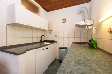 Veli Lošinj Guest House with 3 Bedrooms for 8