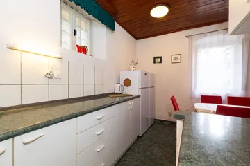 Veli Lošinj Guest House with 3 Bedrooms for 8