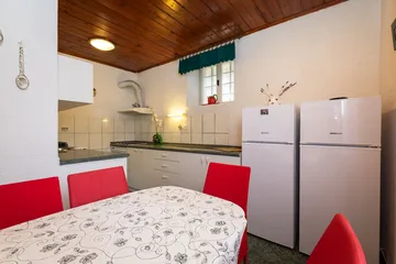 Veli Lošinj Guest House with 3 Bedrooms for 8