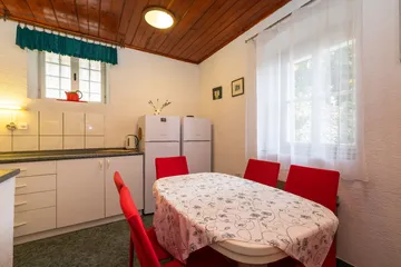 Veli Lošinj Guest House with 3 Bedrooms for 8
