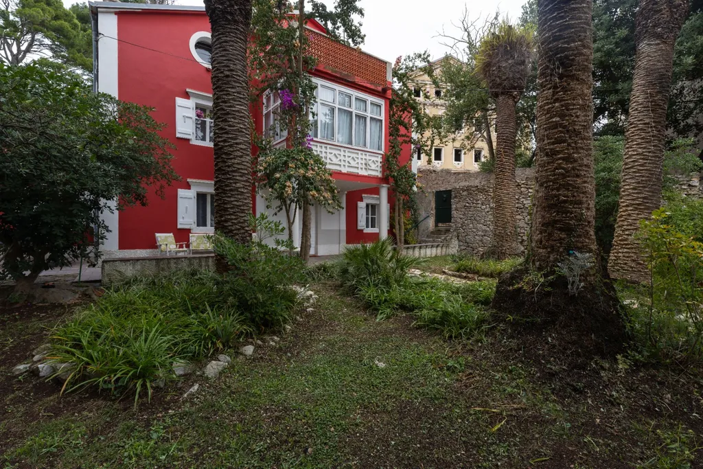Veli Lošinj Guest House with 3 Bedrooms for 8