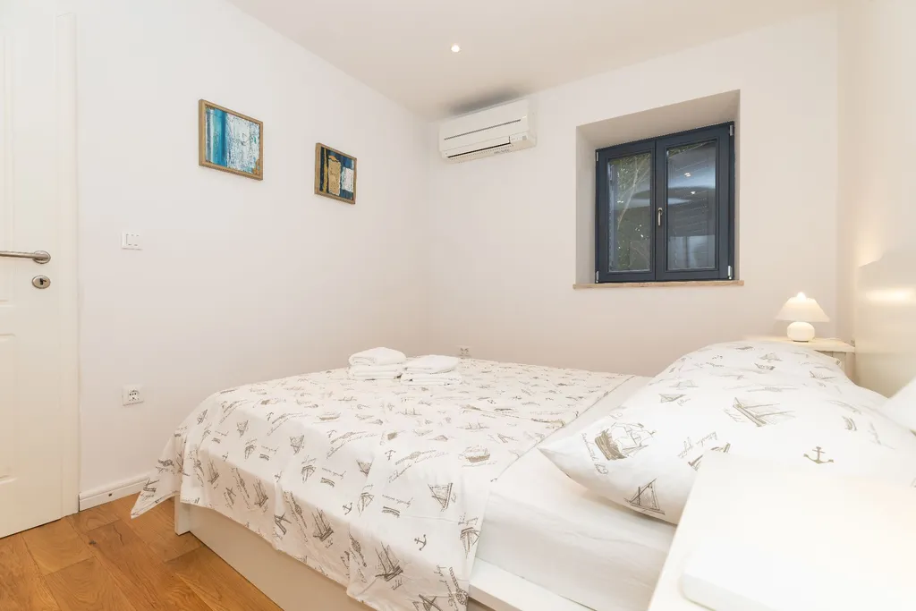2-Bedroom Apartment in Veli Lošinj for 4 Guests