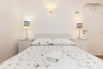 Veli Lošinj Apartment for 3 Guests