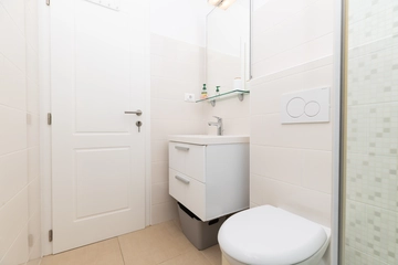 2-Bedroom Apartment in Veli Lošinj for 4 Guests