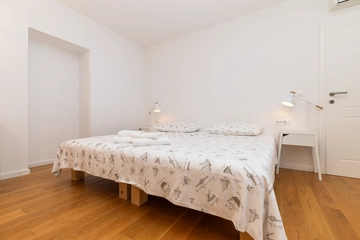 2-Bedroom Apartment in Veli Lošinj for 4 Guests