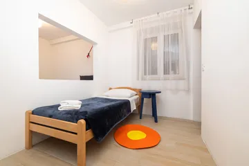 2-Bedroom Apartment in Veli Lošinj for up to 6