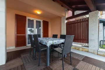 2-Bedroom Apartment in Veli Lošinj for up to 6