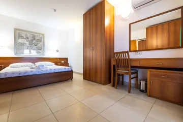 1-Bedroom Apartment in Veli Lošinj (Up to 4)