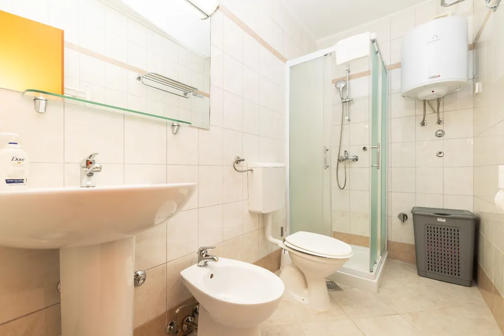 1-Bedroom Apartment in Veli Lošinj (Up to 4)