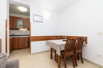 1-Bedroom Apartment in Veli Lošinj (Up to 4)