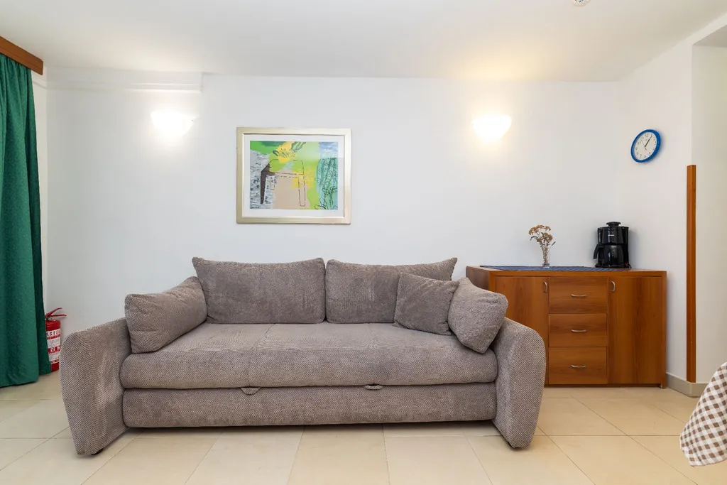 1-Bedroom Apartment in Veli Lošinj (Up to 4)