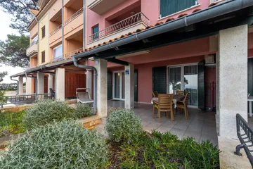 1-Bedroom Apartment in Veli Lošinj (Up to 4)