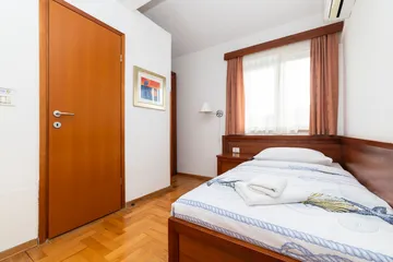 2-Bedroom Apartment in Veli Lošinj for Up to 4