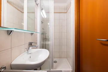 2-Bedroom Apartment in Veli Lošinj for Up to 4