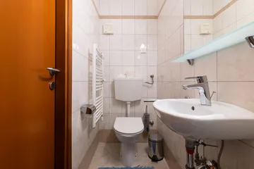 2-Bedroom Apartment in Veli Lošinj for Up to 4