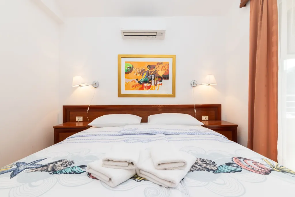 2-Bedroom Apartment in Veli Lošinj for Up to 4